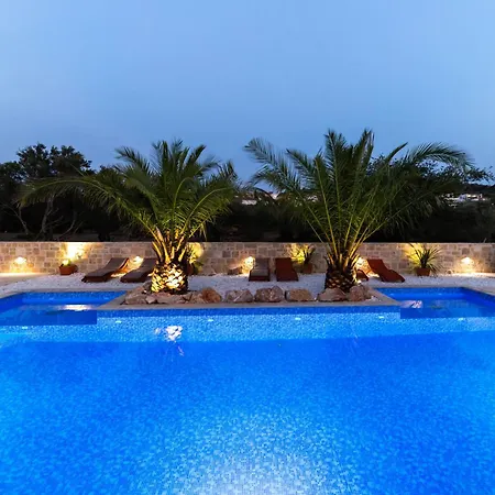 Luxurious Penthouse With A Swimming Pool Near Slanica Id 114 *