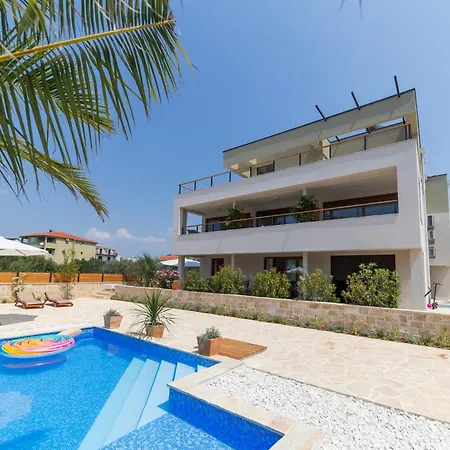 Luxurious Penthouse With A Swimming Pool Near Slanica Id 114 * Murter
