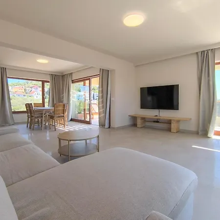 Apartment Luxurious Penthouse With A Swimming Pool Near Slanica Id 114