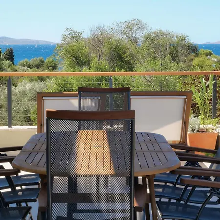 Luxurious Penthouse With A Swimming Pool Near Slanica Id 114