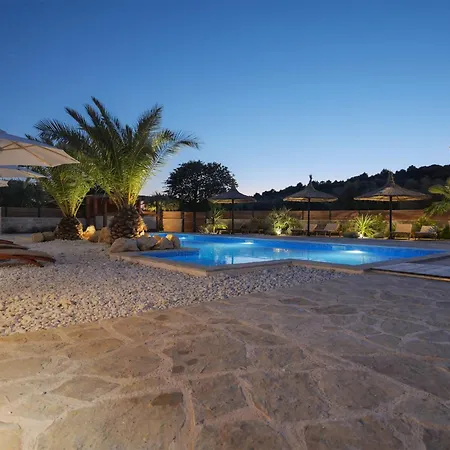 Luxurious Penthouse With A Swimming Pool Near Slanica Id 114 * Murter