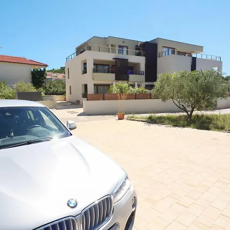 Exceptional Penthouse With Swimming Pool- Location