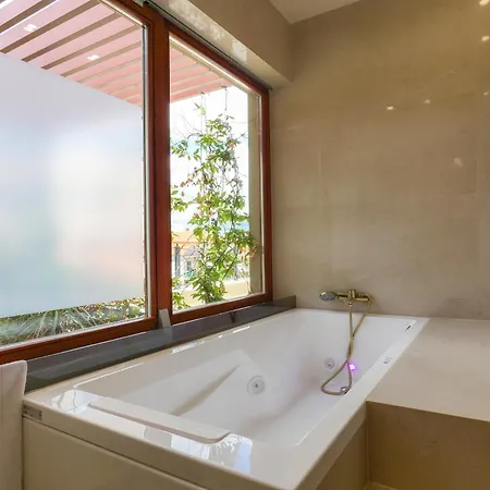 Exceptional Penthouse With Swimming Pool- Location Apartment Murter