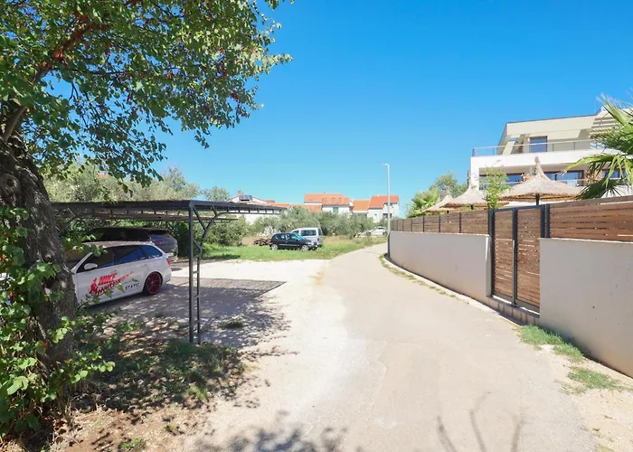 Exceptional Penthouse With Magic Seaview - Location *