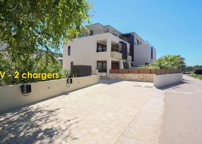 דירה Exceptional Penthouse With Magic Seaview - Location *