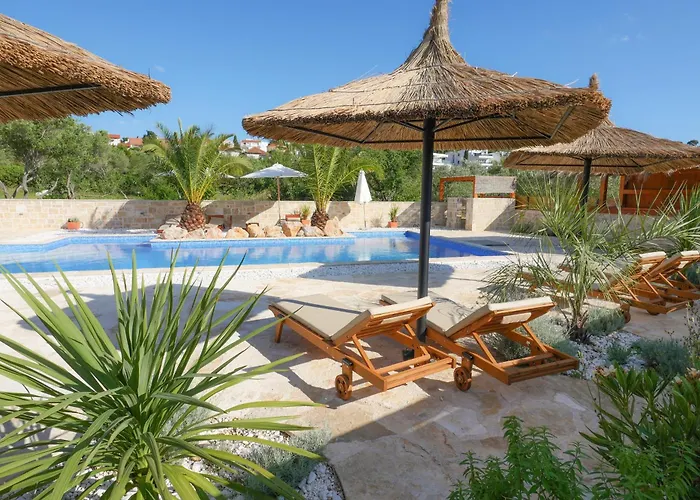 Exceptional Penthouse With Magic Seaview - Location *